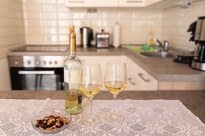 Unclassified image, 3 of 23, button