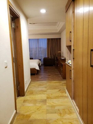 1 bedroom - Woodpecker Suites - suite 13 (153 S Bahria Town)