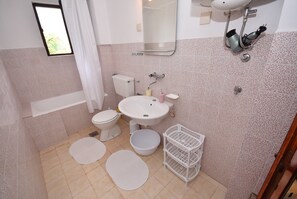 Comfort Apartment, Sea View | Bathroom