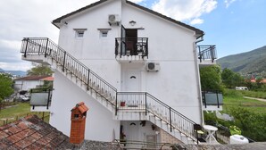 Front of property - Apartments Ljubica (Igalo)