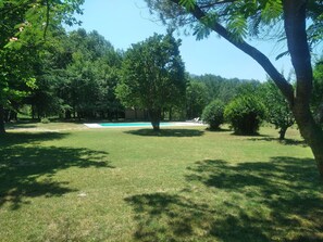 Property grounds - House 10 people - Luberon - pool - large garden (Saint-Martin-de-Castillon)