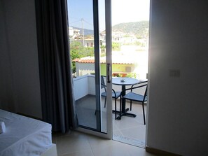 Triple Room, Balcony