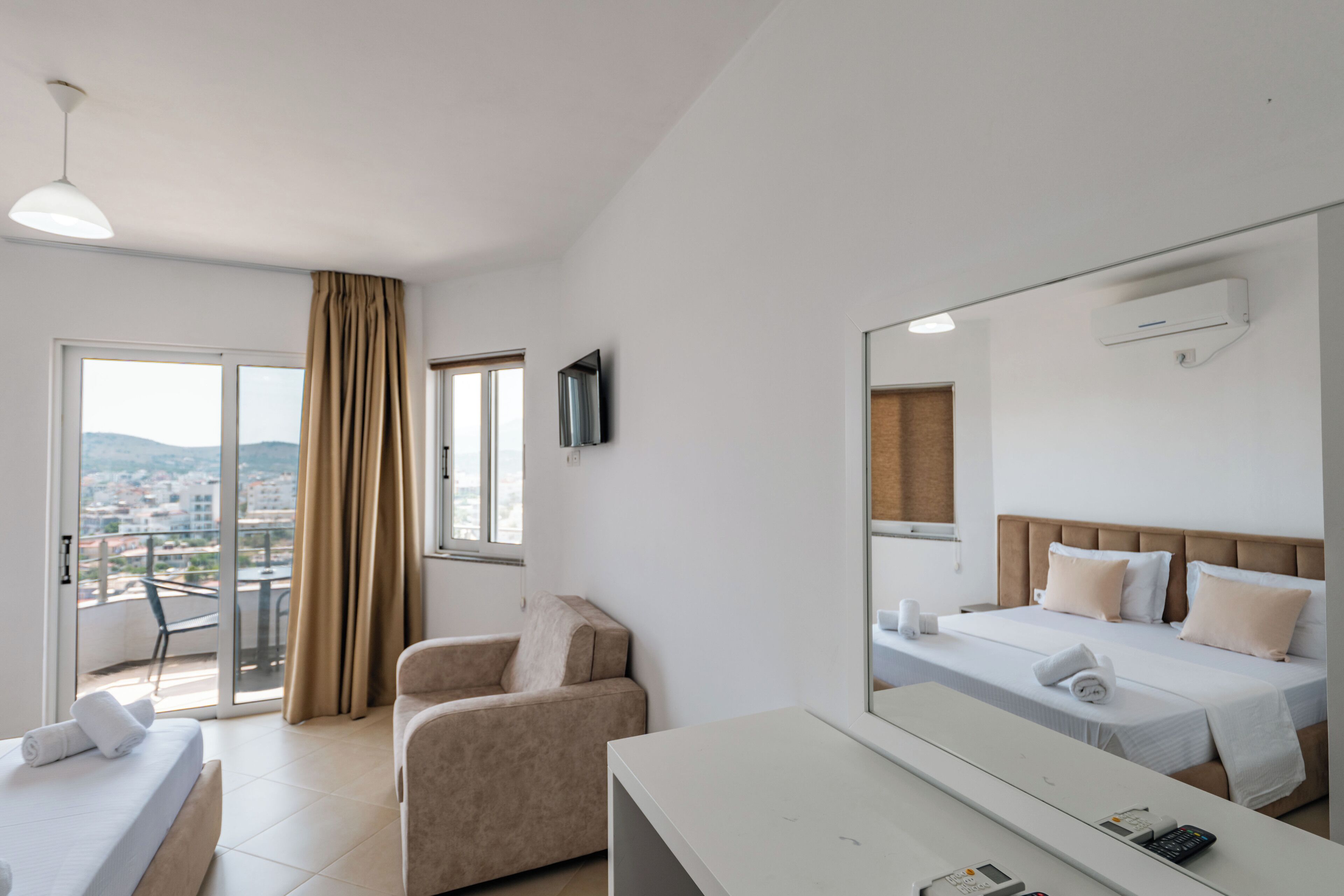 Double Room, Balcony | Soundproofing, free WiFi, bed sheets
