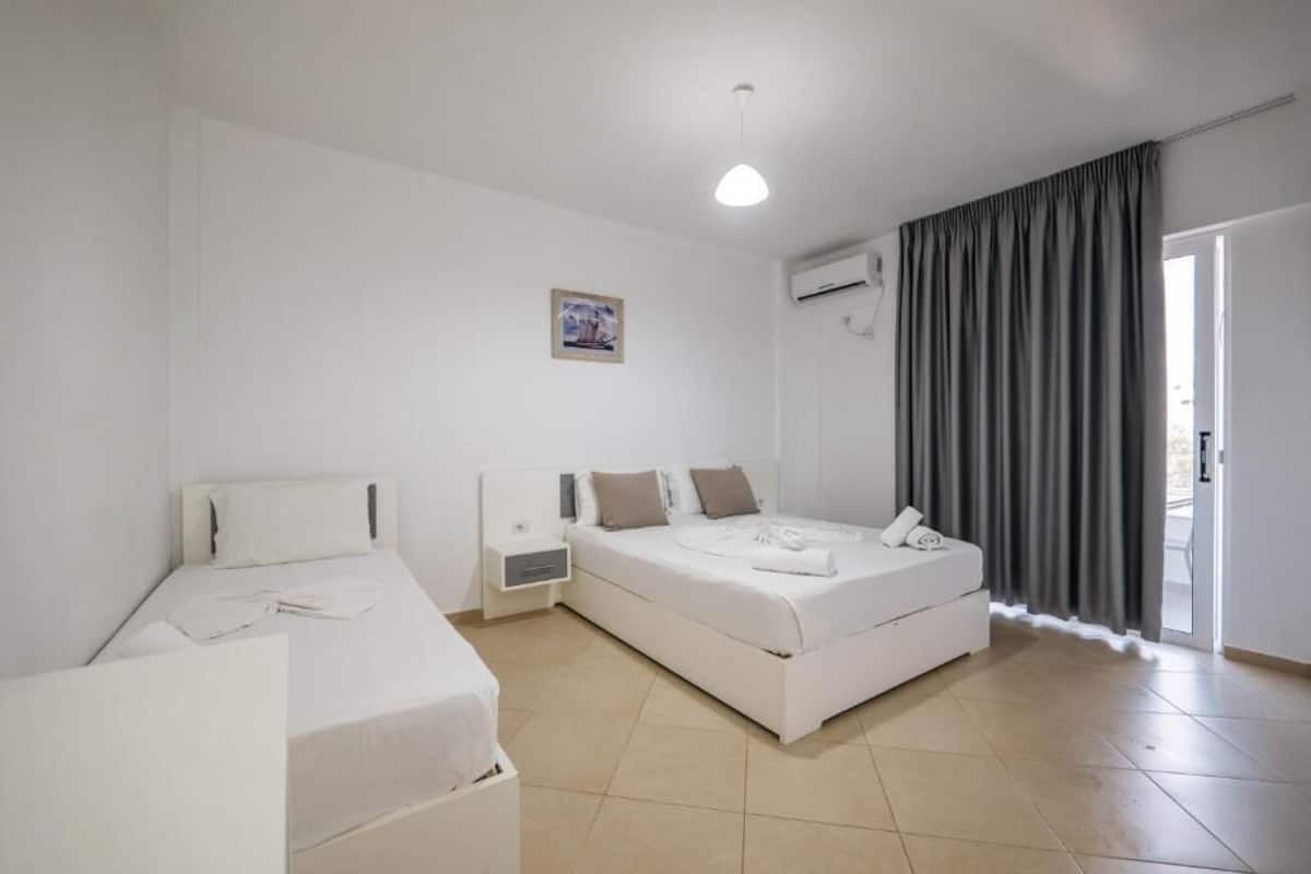 Soundproofing, WiFi (free), bed sheets
