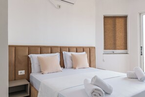 Tweepersoonskamer, balkon | Geluiddichte muren, gratis wifi, beddengoed