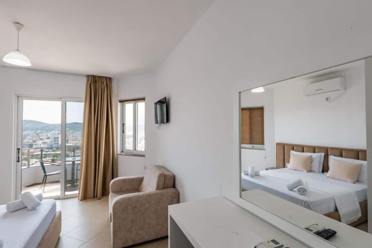 Soundproofing, WiFi (free), bed sheets