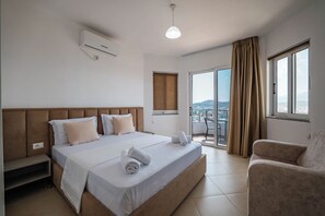 Double Room, Balcony