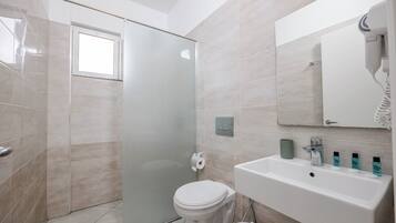 Double Room, Balcony | Soundproofing, free WiFi, bed sheets