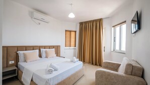Double Room, Balcony | Soundproofing, WiFi (free), bed sheets - Hotel Sunshine (Ksamil)