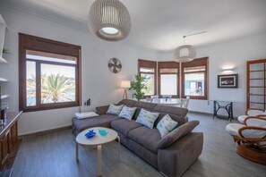 Televisie en een open haard