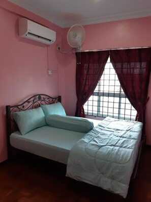 3 chambres, fer et planche à repasser