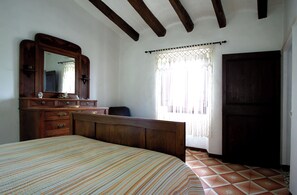 5 dormitorios, tabla de planchar con plancha, wifi gratis y ropa de cama