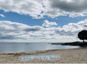 Beach nearby, sun-loungers, beach towels