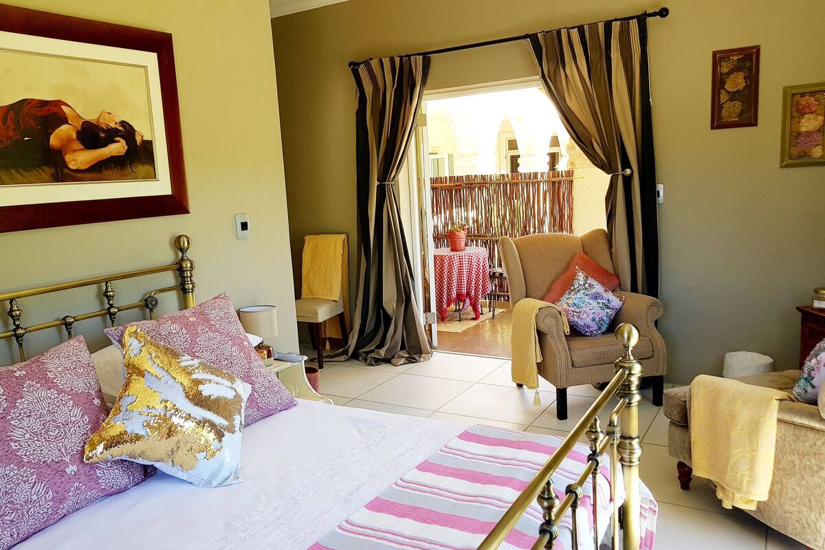 Standard Room, Pool View | Premium bedding, iron/ironing board, free WiFi, bed sheets