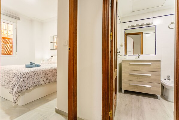 1 bedroom, WiFi, bed sheets