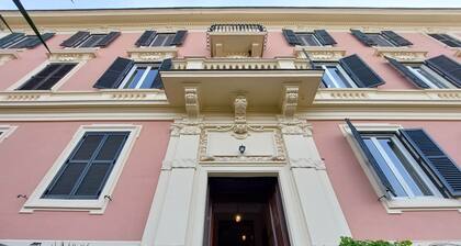 Ap. BEAUTIFUL ARTS - A few steps from Piazza del Popolo and Villa Borghese.