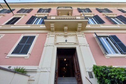 Ap. BEAUTIFUL ARTS - A few steps from Piazza del Popolo and Villa Borghese.