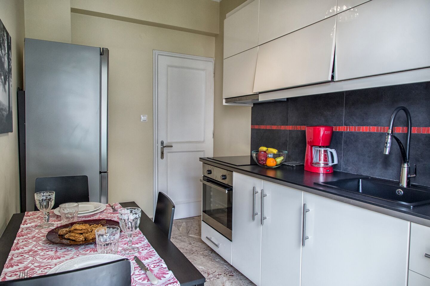 Oven, coffee/tea maker, cookware/dishes/utensils