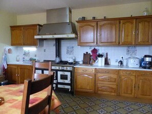 Kühlschrank, Mikrowelle, Geschirrspüler