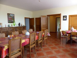Dining - Independent house with garden, pets allowed, near Vichy (Arfeuilles)