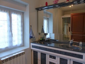 Towels - Independent house with garden, pets allowed, near Vichy (Arfeuilles)