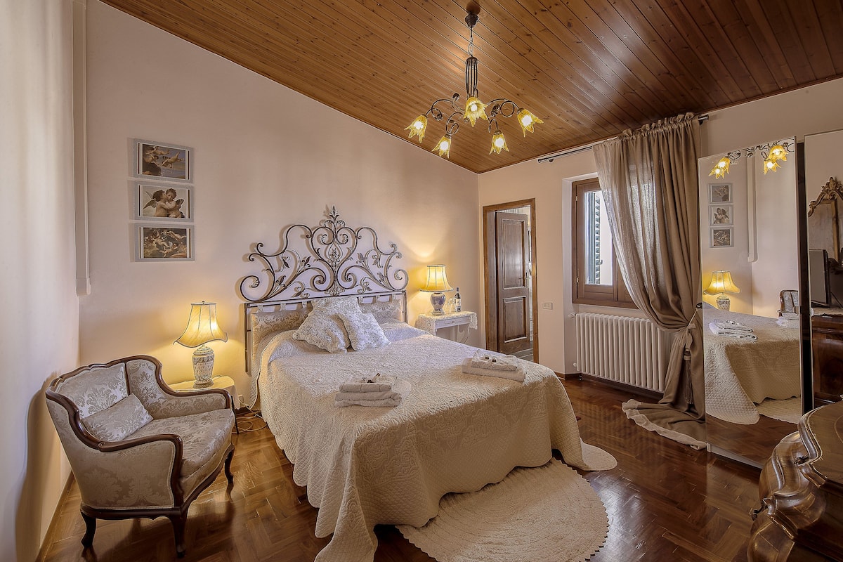 Quarto casal luxo, vista para a montanha | Roupas de cama de algodão egípcio, roupas de cama premium
