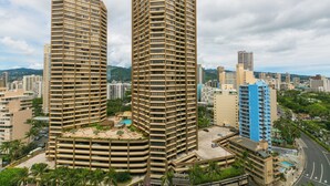 Exterior - Perfect Waikiki Location, Right Near The Beach! (Honolulu)