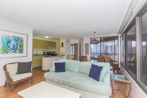 TV - Perfect Waikiki Location, Right Near The Beach! (Honolulu)