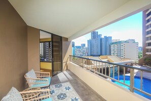 Property grounds - Perfect Waikiki Location, Right Near The Beach! (Honolulu)