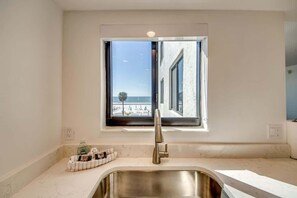 Interior - Caper Beach #302 - Mid-Island Beachfront Condo (Fort Myers Beach)