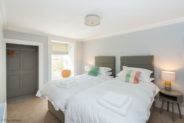 6 makuuhuonetta, silitysrauta/-lauta, internet, vuodevaatteet