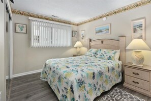 2 bedrooms, iron/ironing board, free WiFi