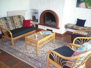 TV, fireplace, offices