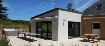 Spacious house in Vesly with pool, garden, and pets allowed