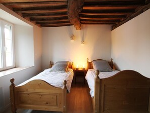 5 bedrooms, free WiFi