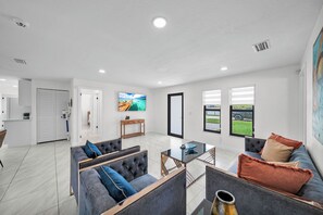 TV - Water lovers escape to Cape SW (Cape Coral)