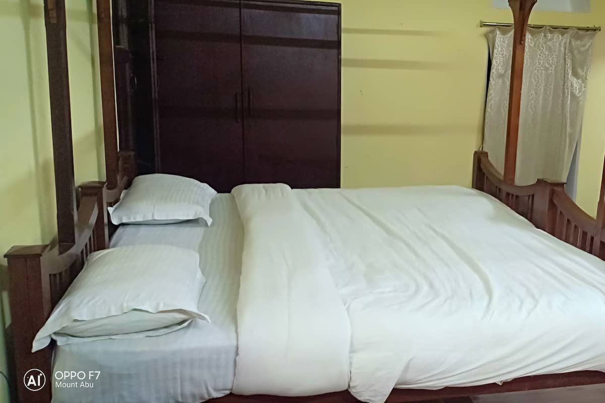 Habitación doble superior | Caja de seguridad en la habitación, camas extra y ropa de cama
