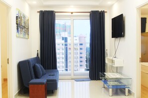 Televisión y chimenea 