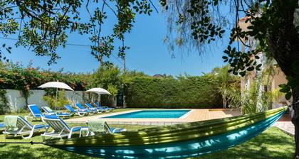 4 bedrooms apart w/ private pool in quiet location