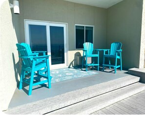 Terrace/patio - Vitamin S~E~A, Ground Floor amazing, beachfront views!! (Pensacola)