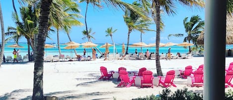 Nära stranden och strandhanddukar