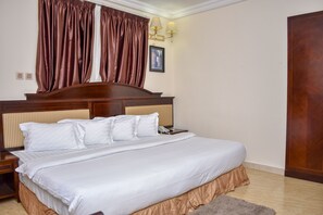 1 bedroom, in-room safe, desk, laptop workspace