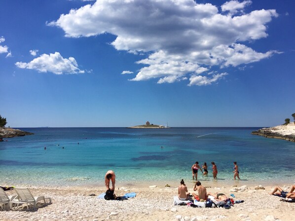 Beach nearby - Cozy Apt with a sea-view balcony, quiet area, close to center of Hvar+parking (Hvar)