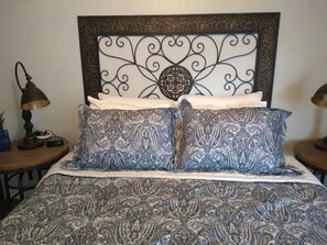 1 chambre, fer et planche à repasser, Wi-Fi gratuit, draps fournis
