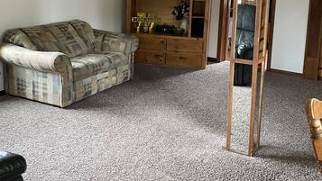 Een smart-tv en een dvd-speler