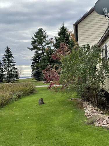 Gemütliches Haus mit Zugang zum Michigansee und Bootsanlegestelle auf der anderen Straßenseite