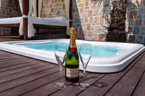 Outdoor spa tub - Villa Nena with heated pool, jacuzzi and sauna (Kakma)