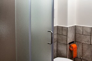 Bathroom shower - La Timpa del Cucco (Roccagloriosa)
