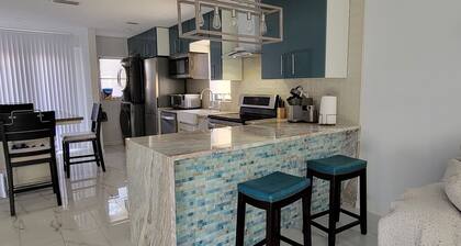 Rauhallinen koti parhaiden ravintoloiden ja BONITA BEACH: n vieressä!