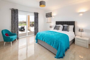 4 Schlafzimmer, Bügeleisen/Bügelbrett, WLAN, Bettwäsche